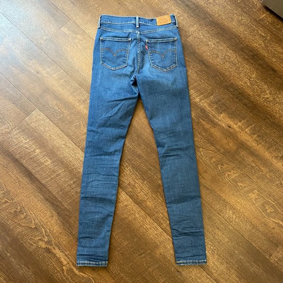 Levi’s - Picture 3 of 10